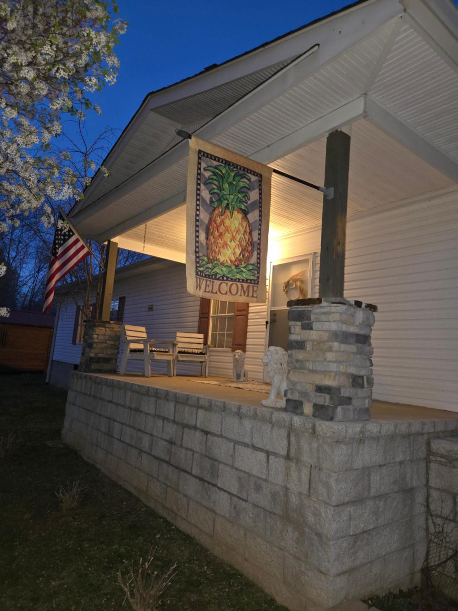 Flatt Creek Cottage Livingston Exterior photo